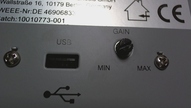 Interface USB et bouton Gain à l'arrière du Auna Mastertape