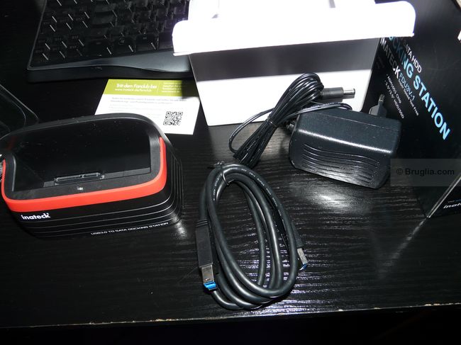 L'intérieur du dock et son connecteur SATA