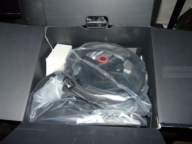 Déballage du carton du Logitech Driving Force GT Refresh Volant Gaming Noir