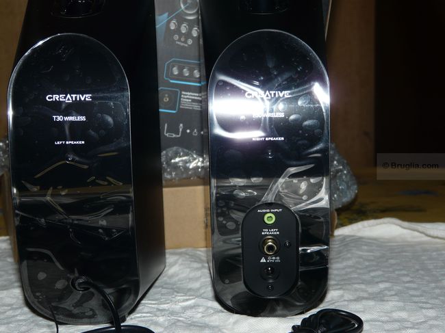 Creative T30 Wireless Bluetooth : le dos des enceintes