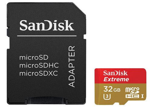 La carte MicroSD Sandisk Extreme 32 livrée avec son adaptateur SD